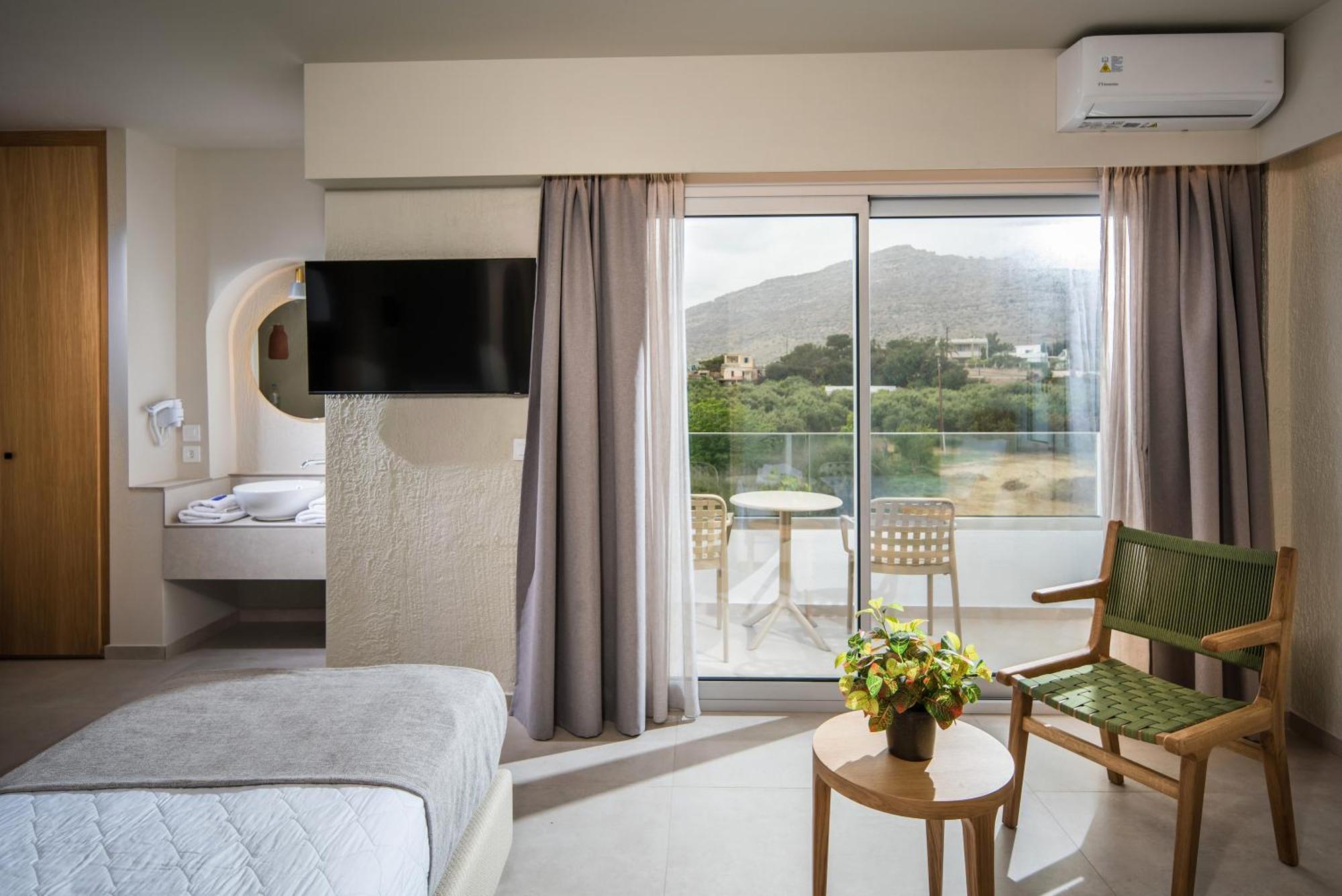 South Coast Hotel Makrýgialos Esterno foto