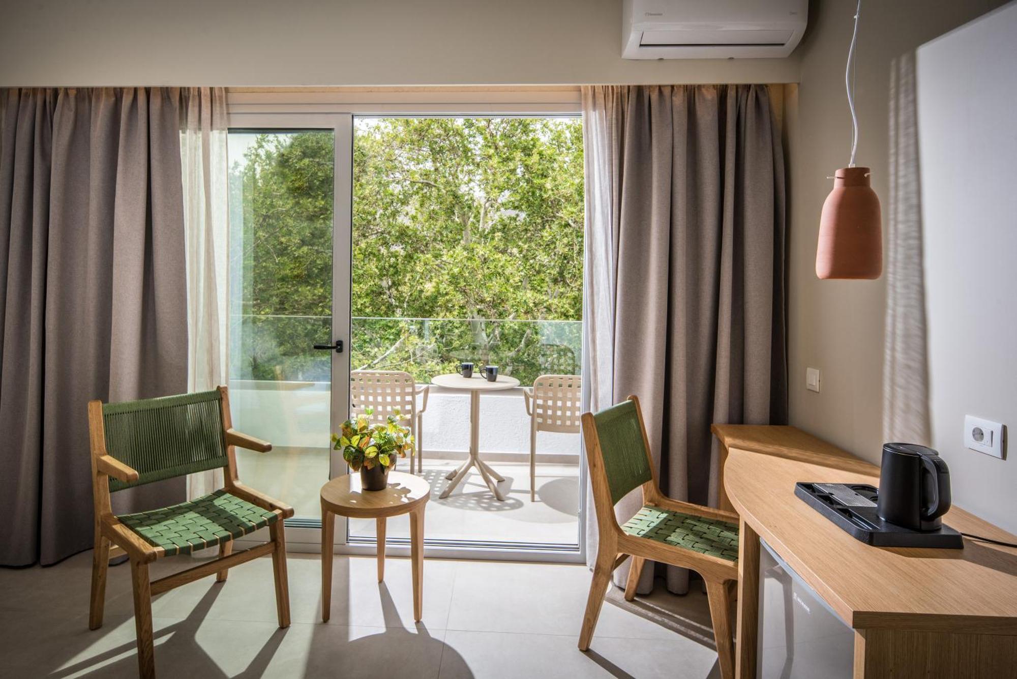 South Coast Hotel Makrýgialos Esterno foto