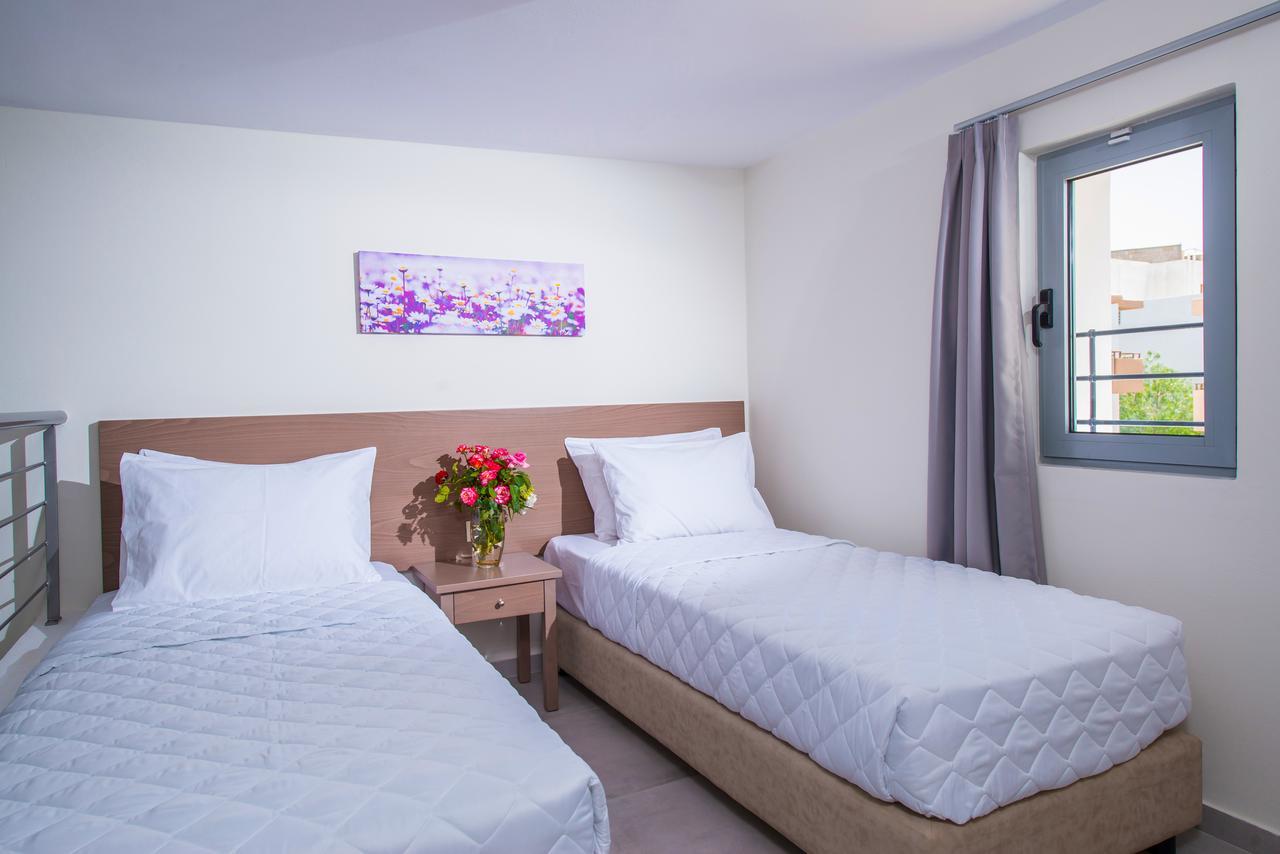 South Coast Hotel Makrýgialos Esterno foto